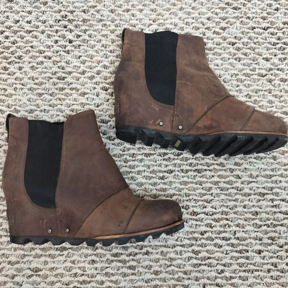 SOREL Joan of Arctic Wedge Chelsea Boots 9 Women's Elk Brown Leather Bootie